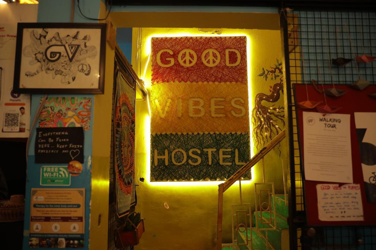 Good Vibes Hostel Varanasi Esterno foto